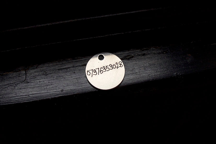 PERSONALISED DOG TAGS : EACH HINDQUARTERS DOG COLLAR COMES WITH A TAG WHICH WE CAN ENGRAVE IF YOU'D LIKE